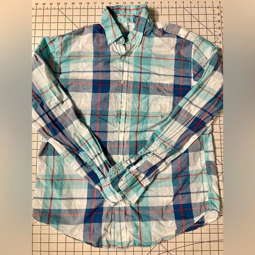 J. Crew Men’s Size‎ Large Light Weight Button Down Shirt